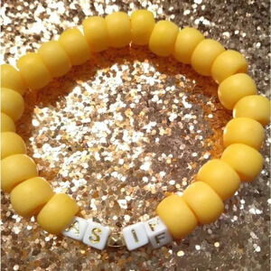 ✨B1G1 1/2 OFF✨ Clueless bracelet